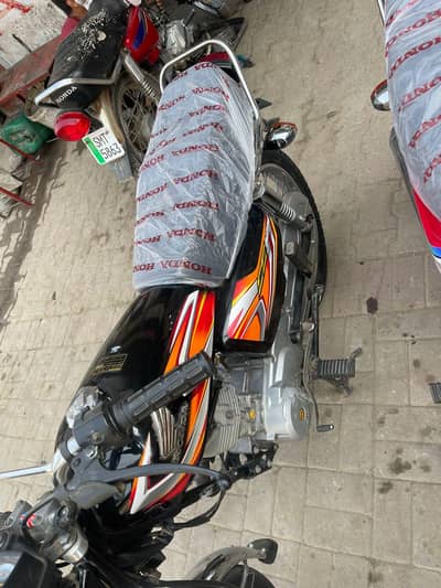honda 125 22 model black color