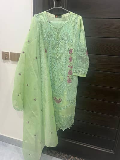 beautifull green dress for party wear and causual wear