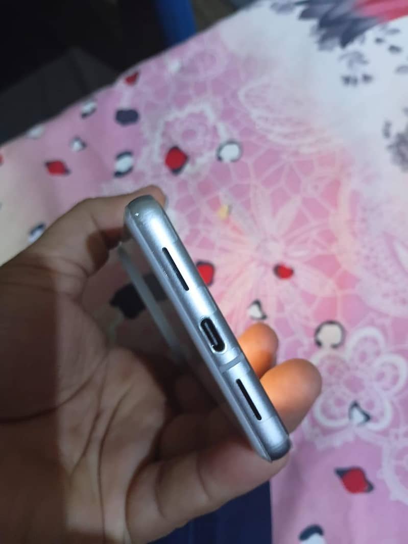 Google pixel 7 condition 10/10 4