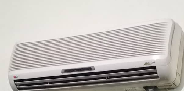 LG 1. Ton Ac 10 by 10 Condition .