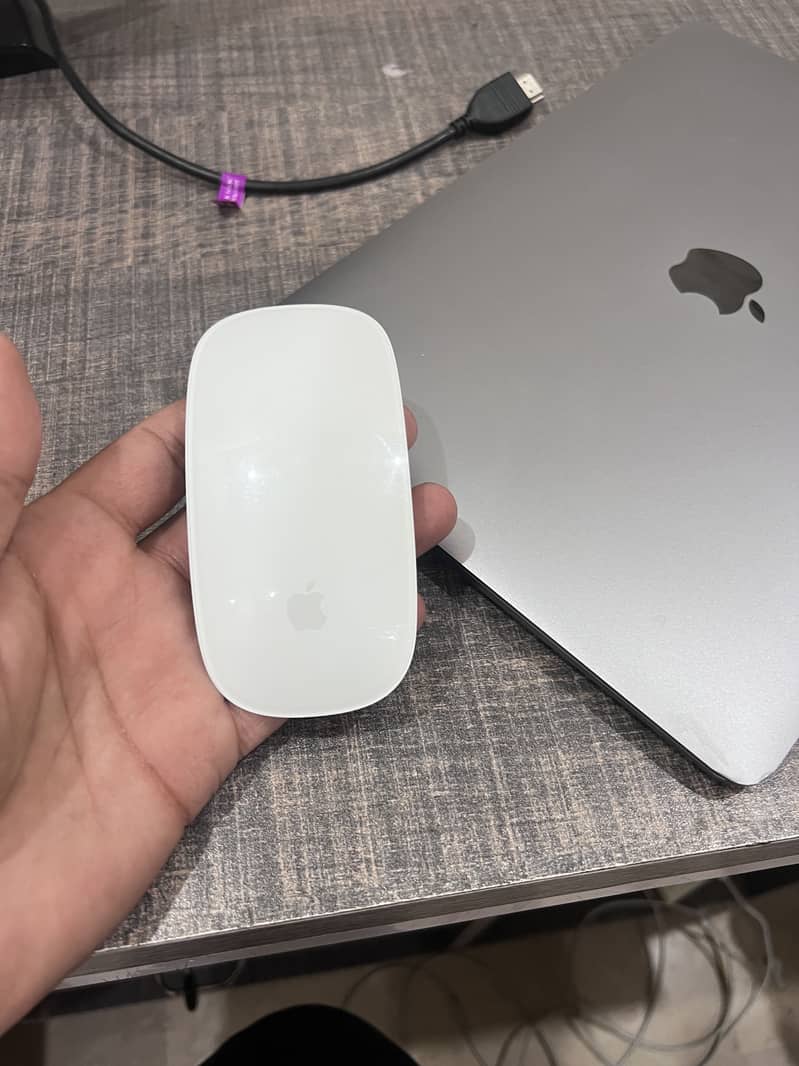 Magic Mouse - White Multi-Touch Surface 2