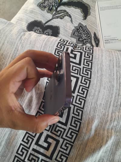 gb 256 battry or back change hai baki har chez ok hai 4 month e sim