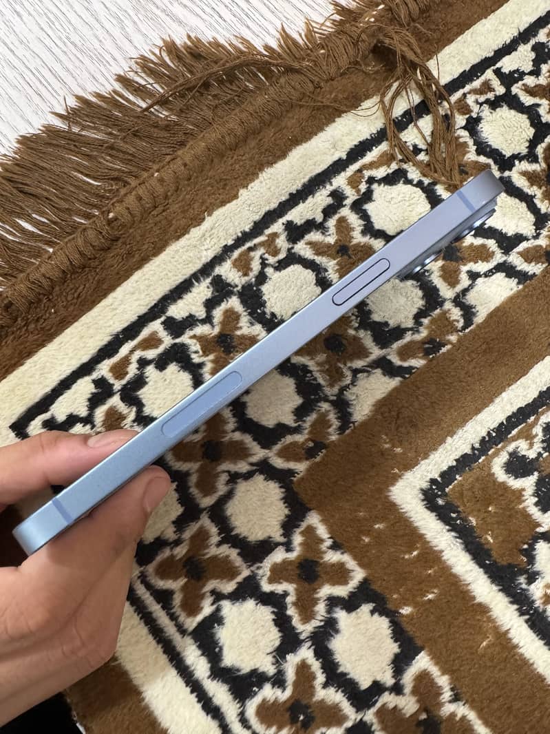 Iphone 14 plus 10/10 scratchless 4