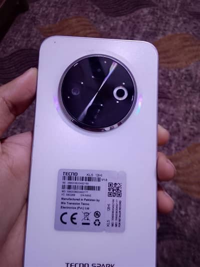 Tacno sprak 30c All original box charge sht exchange possible I phone