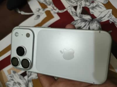 iPhone 17 pro white color Jv