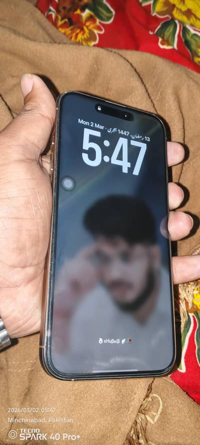 Apple iPhonee 16 pro max jv ( location Minchnabad city)