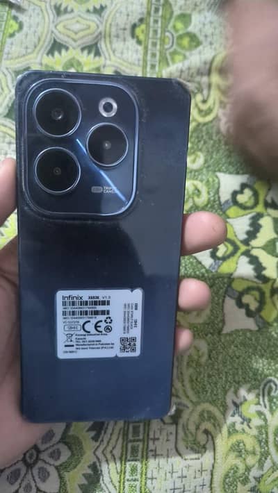 infinix hot 40 mobile colour strail black  8. . . 128  dabba charger