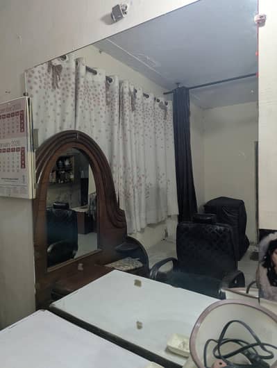 Looking Mirror Huge Glass mirror Best condition 0300 0525464