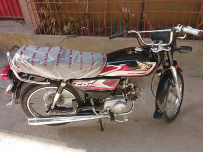 Honda 2025 want to sell urgently contact on what's up 03431343437