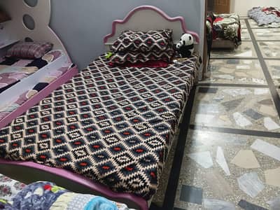 girls bed with mattress