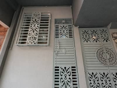 Centrally Located Flat For sale In Allahwala Town Available