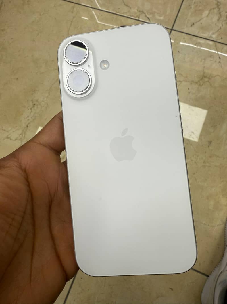 iPhone 16 0