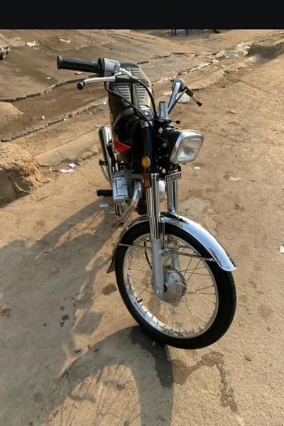 Honda 125cc bike urgent for sale 03072587001 Call me WhatsApp