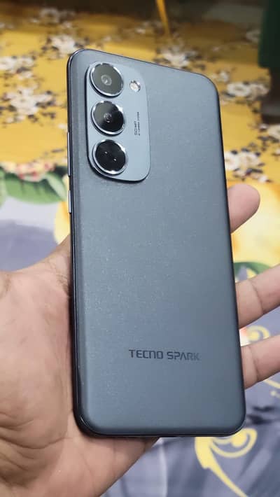 Tecno spark 40 pro plus