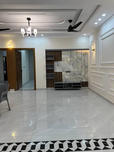 8 MARLA BREND NEW HOUSE FOR SALE IN JINNAH GARDEN