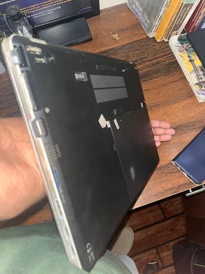 HP EliteBool Folio 9470m | Core i5|8GB RAM | SSD |Minor Keyboard issue