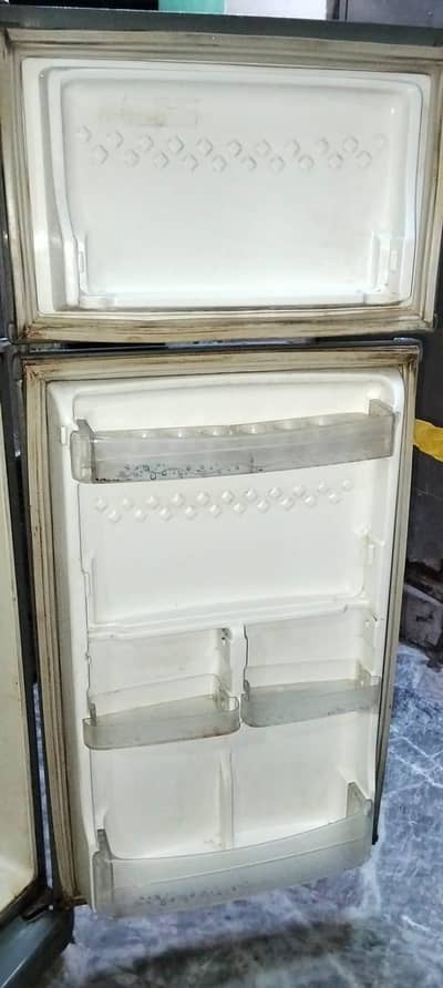 pel refrigerator with good condition
