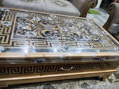 dinning table bill kul ok hai condition 10 by 10 hai all ok hai