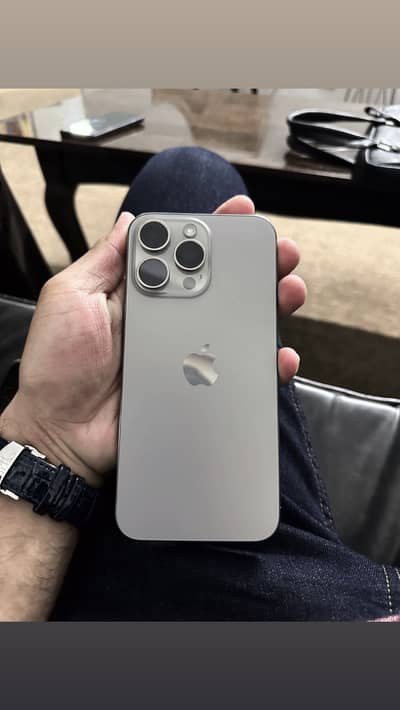 Iphone 15 pro max natural titanium