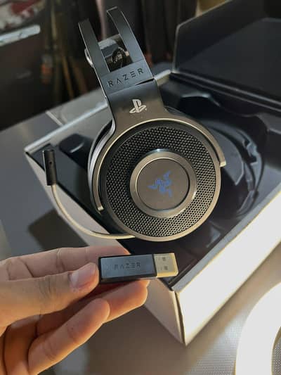 Razer Thresher Wireless & Wired Gaming Headset - 7.1 Surround