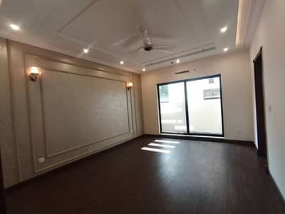 10 Marla Brand New Luxury House For Sale