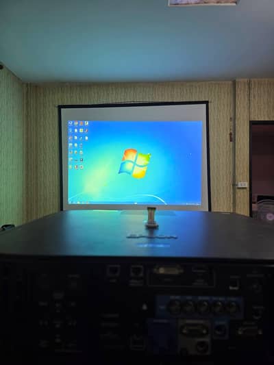 WE HAVE ALL KINDS OF PROJECTORS AVAILBLE IN DUBAI IMPORT 03152965654