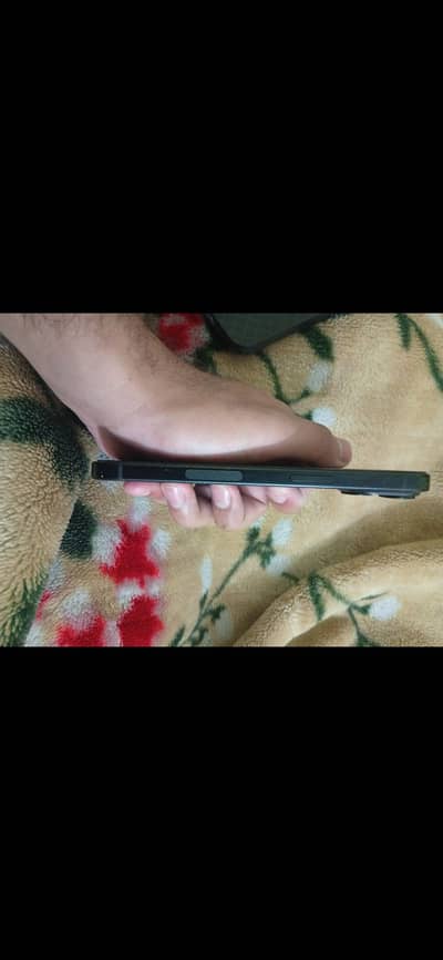 iPhone 15 sim locked