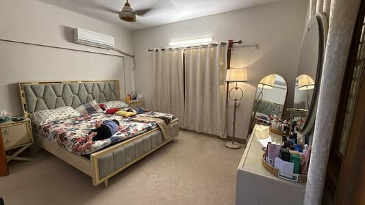 1350 Square Feet Flat For rent In Rs. 75000 Only