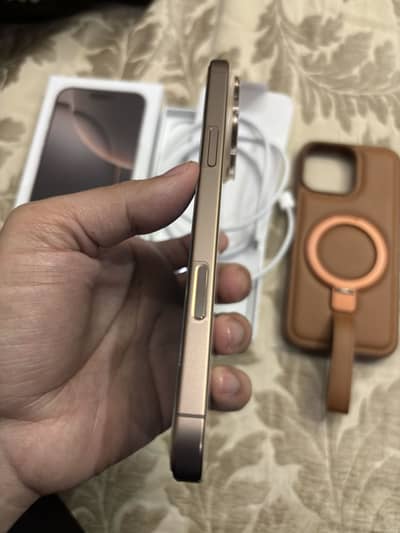 iphone 16 Pro Max 256Gb All Accessories 10/11 Condition