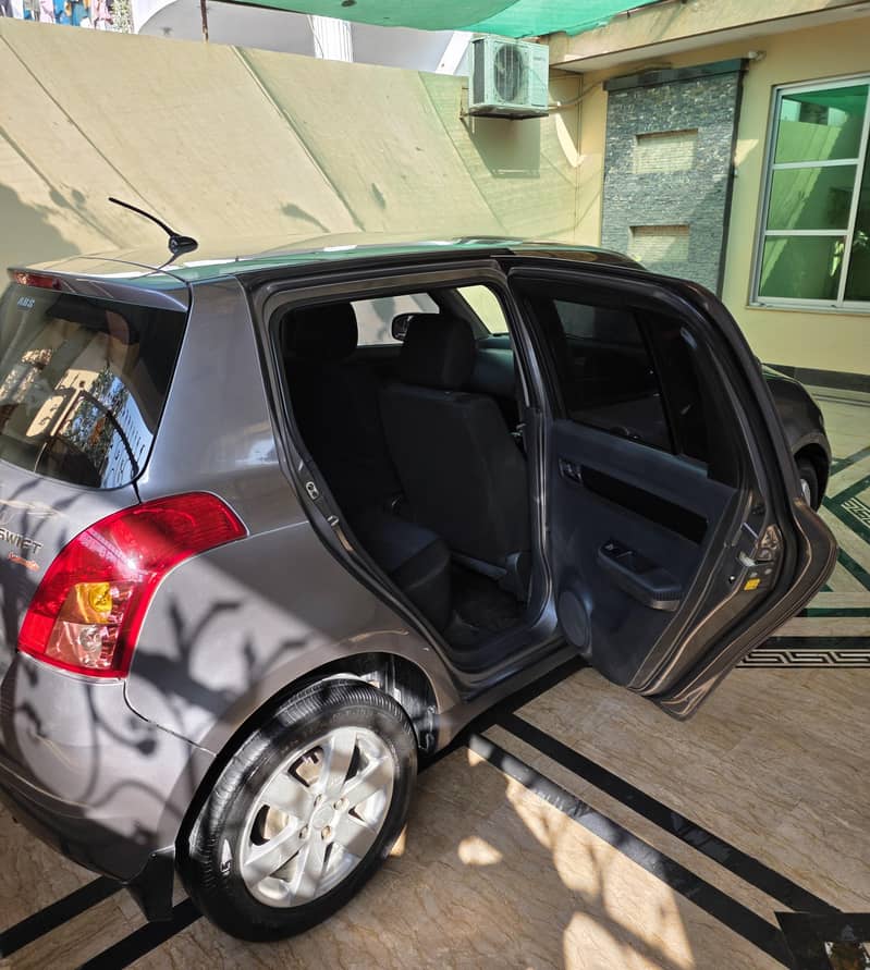 Swift 2012 DLX Navigation Automatic 3