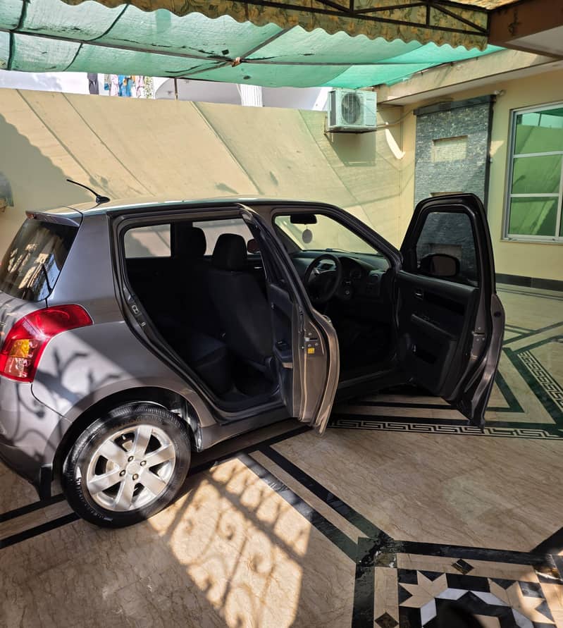 Swift 2012 DLX Navigation Automatic 5