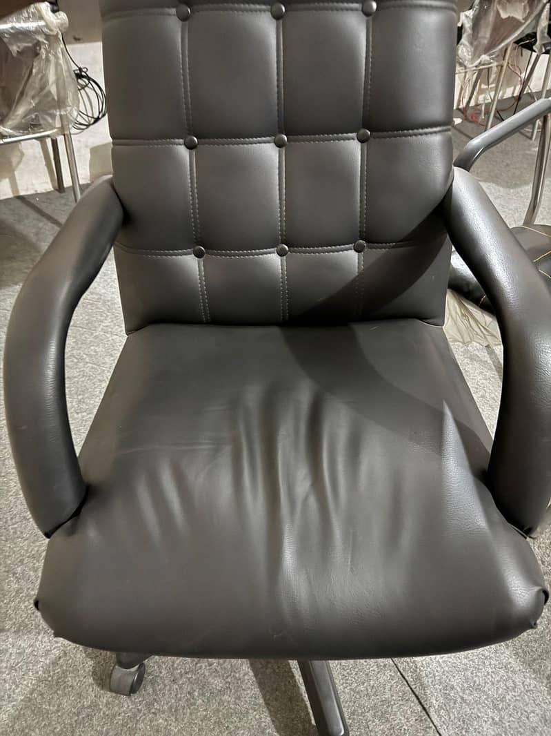 Executive Chair 0