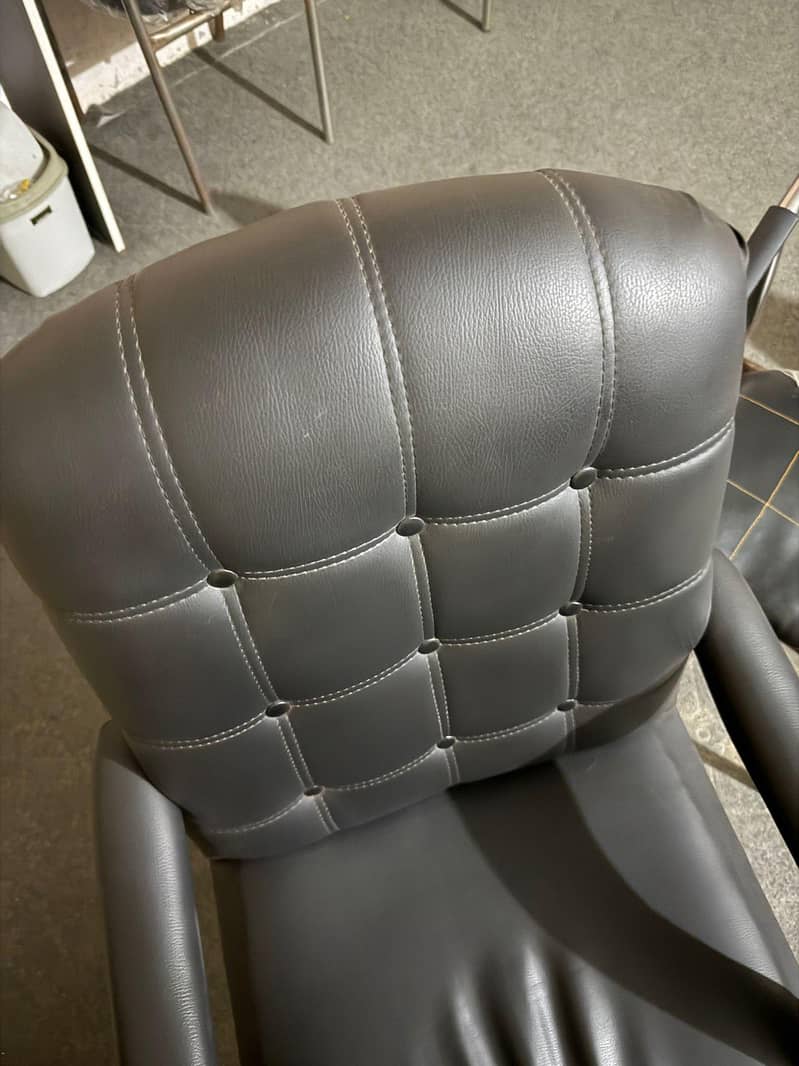 Executive Chair 1
