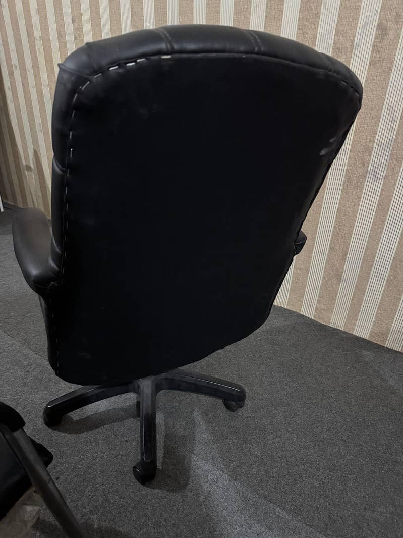 Executive Chair 2