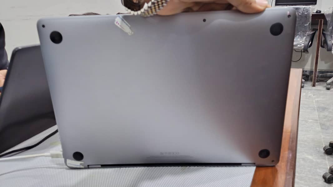 Apple MacBook Pro 2017 10/10 3