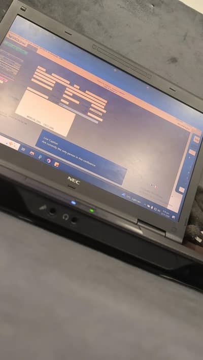 Call center job available Male and female Night shift