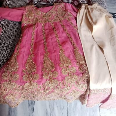 one time used frock in good condition