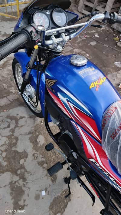 latter 26 ka kta hai 24 model brand new condition bike hai 03396464638