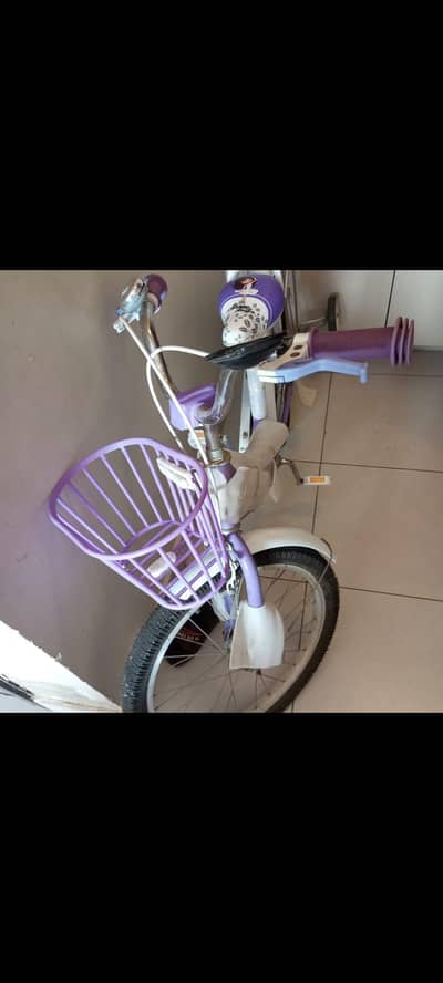 girls cycle