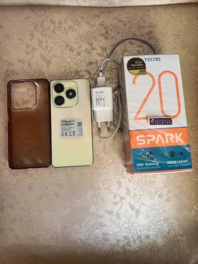 urgent saleTecno sprk 20 8+8 256 with orgnal box charge no open repair
