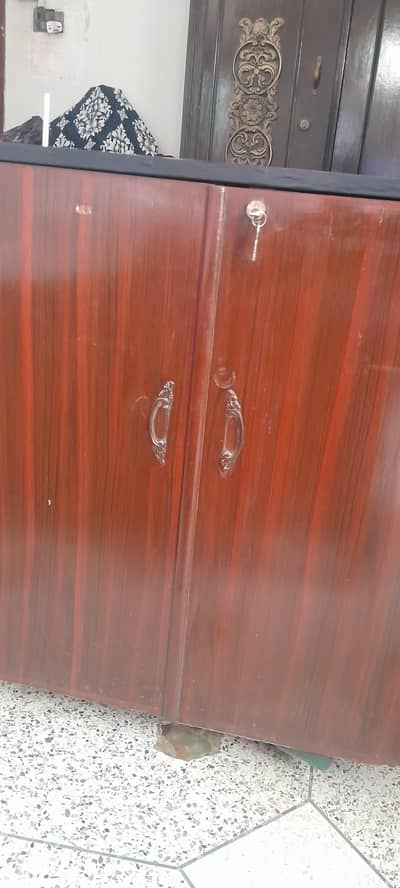 baby cot baby bad with 2 cabinet and 2 drawer