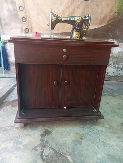 sewing machine with box condition good