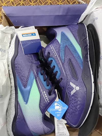 Victor VG 111 packed Badminton Shoes - 100% genuine- Size UK 8