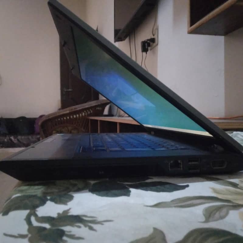 Dell Latitude E5510 8