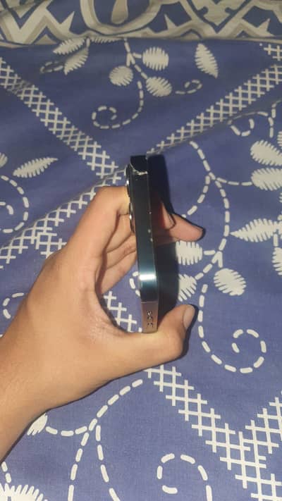 iPhone 13 All ok 128 gb 87 battery health 8.5 condition