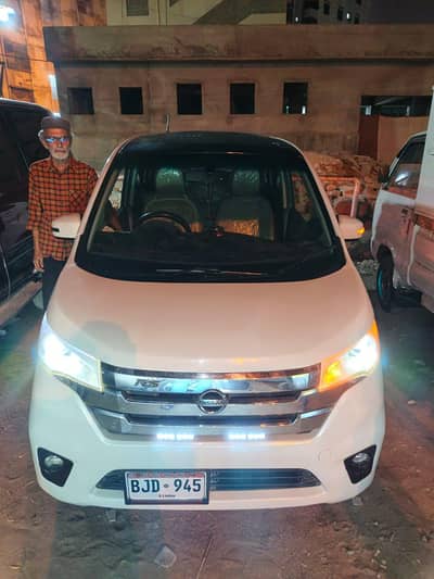 NIssan DayZ 2015/2017 pearl white color  (03212297073)