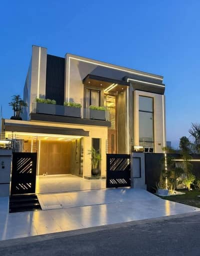 Luxury 10 Marla House For Sale In Top City