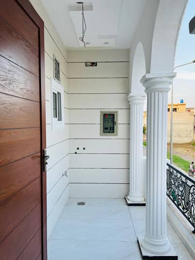 10 Marla Luxury House For Rent In Jasmine Block, Full House & Q Portions Available.