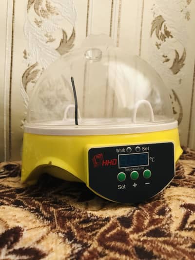 100% working Mini 7 eggs incubator