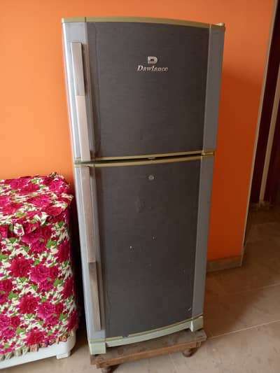 Dawlance Medium Size Used Fridge Regrigerator